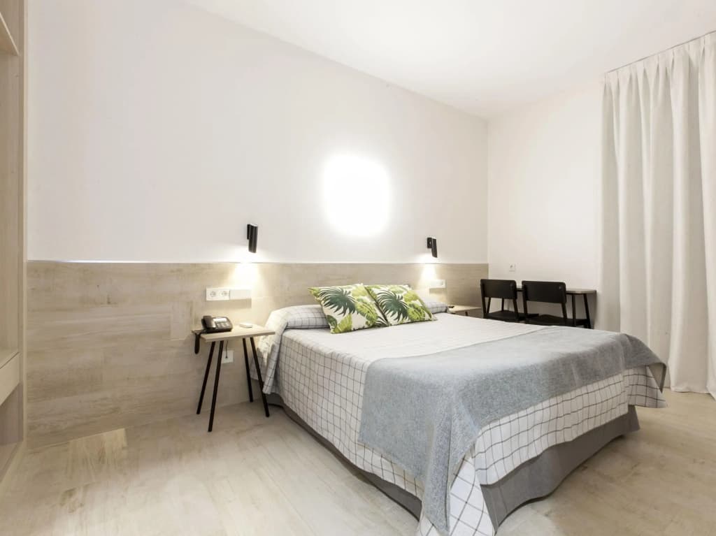 Hostal Castilla II - Puerta del Sol - photo 2
