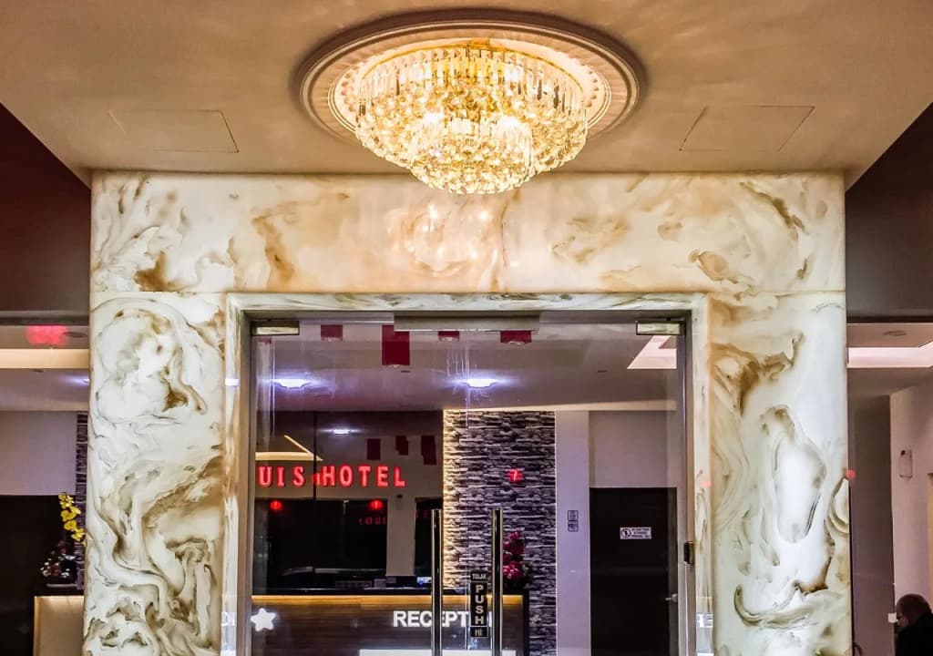 Louis Hotel - photo 2