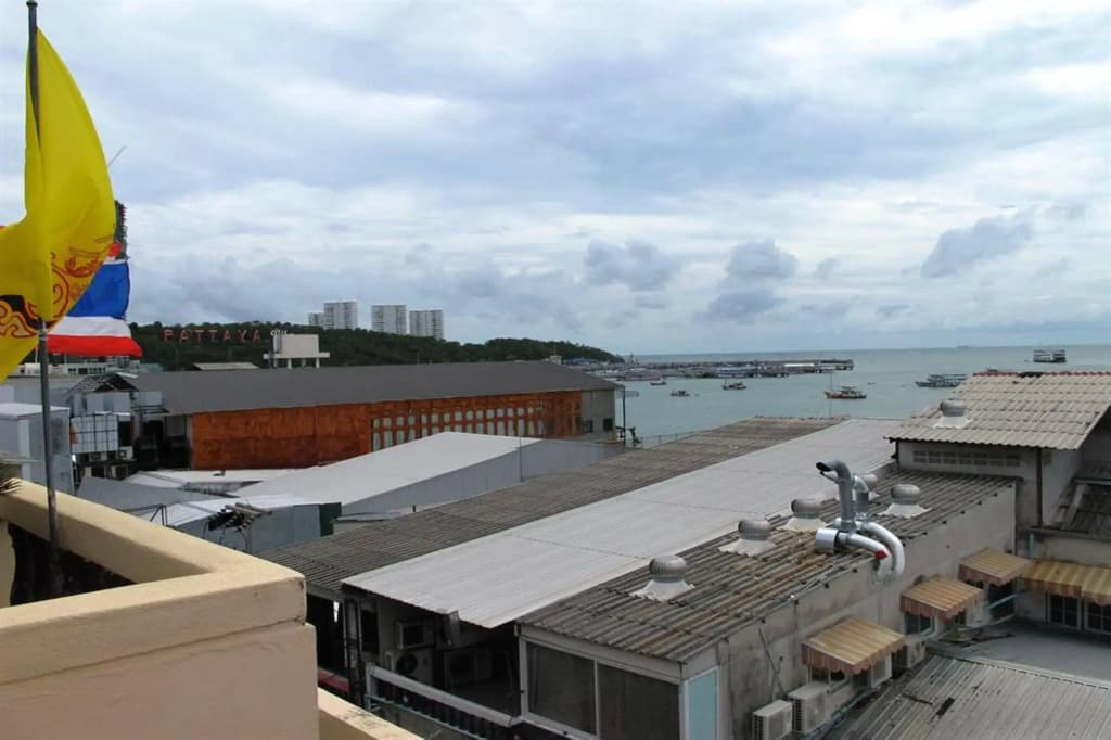 P72 Hotel Walking Street Pattaya - photo 14