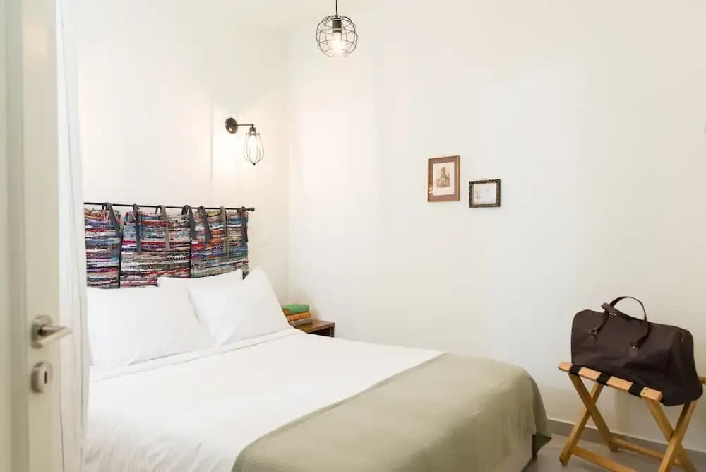 1930's Athenian House - photo 6