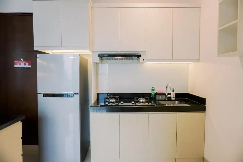 Spacious And Warm 2Br At Ciputra World 2 Apartment - photo 4
