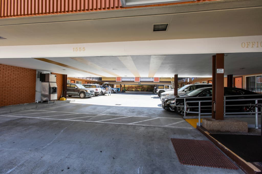 Pacific Heights Inn - photo 22