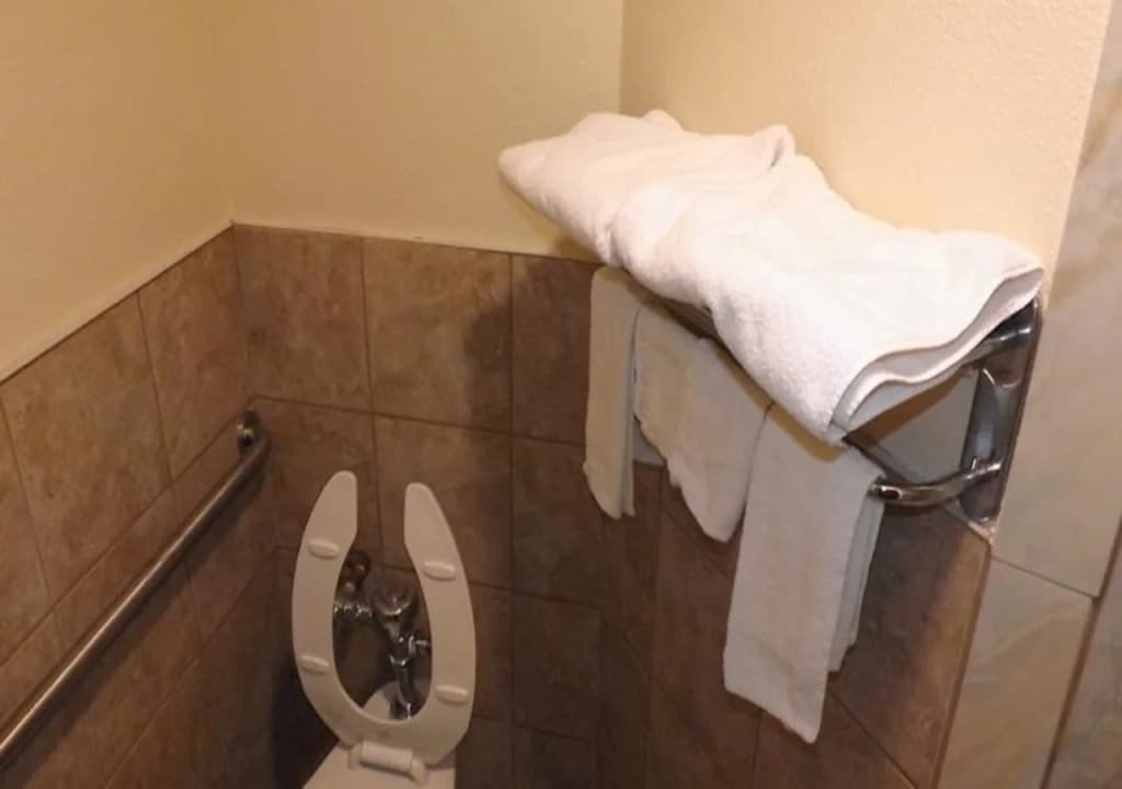 Elite Inn - photo 8