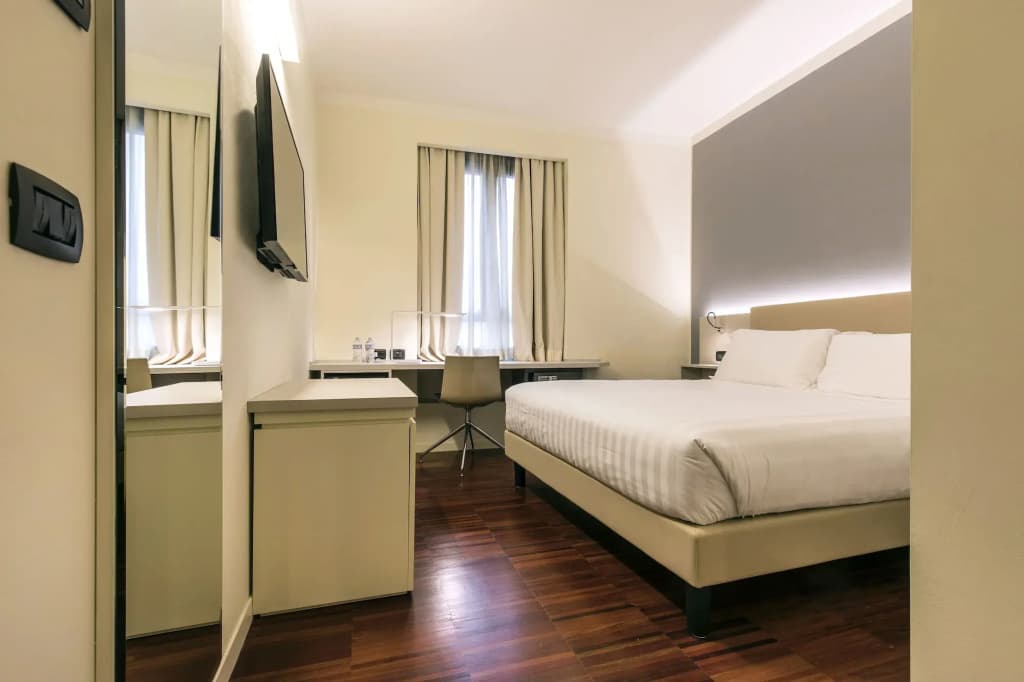 43 Station Hotel - photo 10