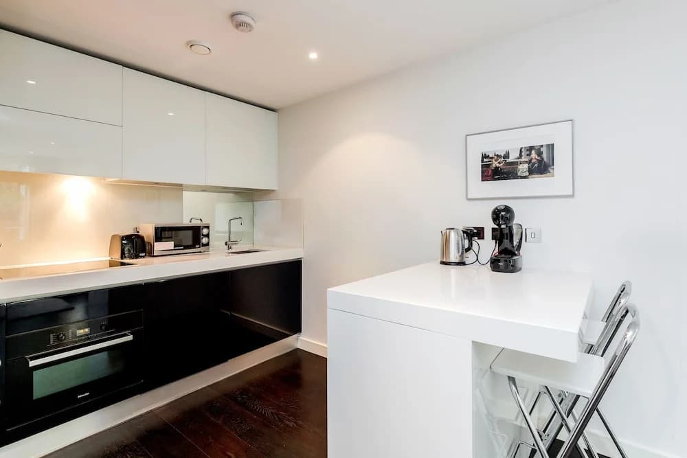 Gatliff Road Apartments - photo 15