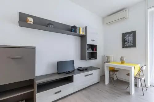 Piazza De Angeli M1 Comfortable Flat With Balcony - photo 1