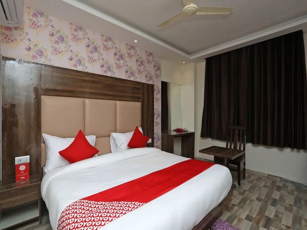 FabHotel Smart Suites - photo 4