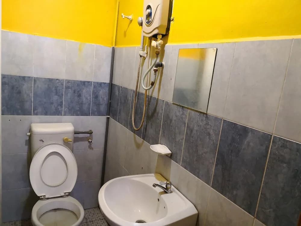 Lucky Budget Hotel - photo 9