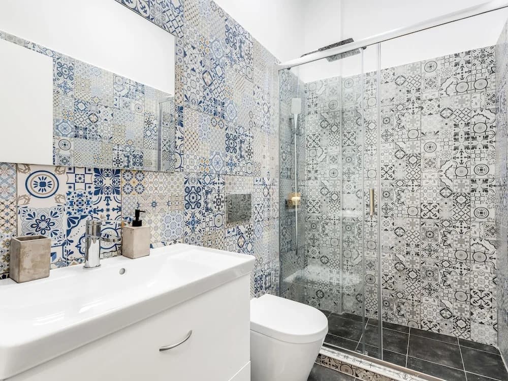 Sanders Home Suites - Charming Windowless Studio - photo 9