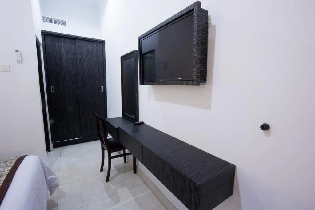 Asta House - photo 7