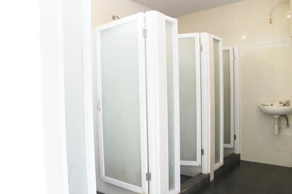 Kuta Beach Hostel - photo 8