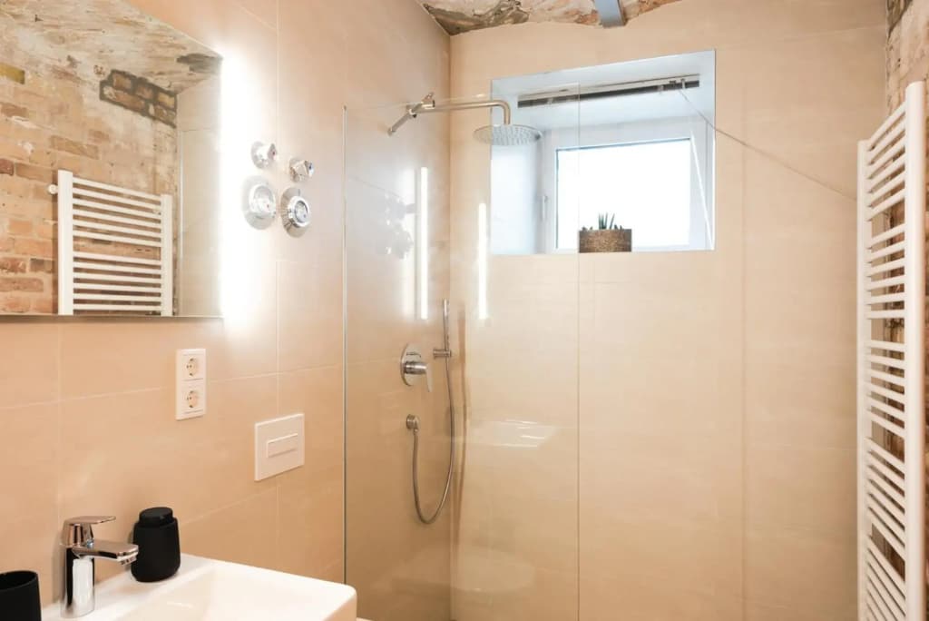 2 independent Luxury LOFTS side by side. 152m2. 4BR. Co-CLEAN grocery help - photo 8