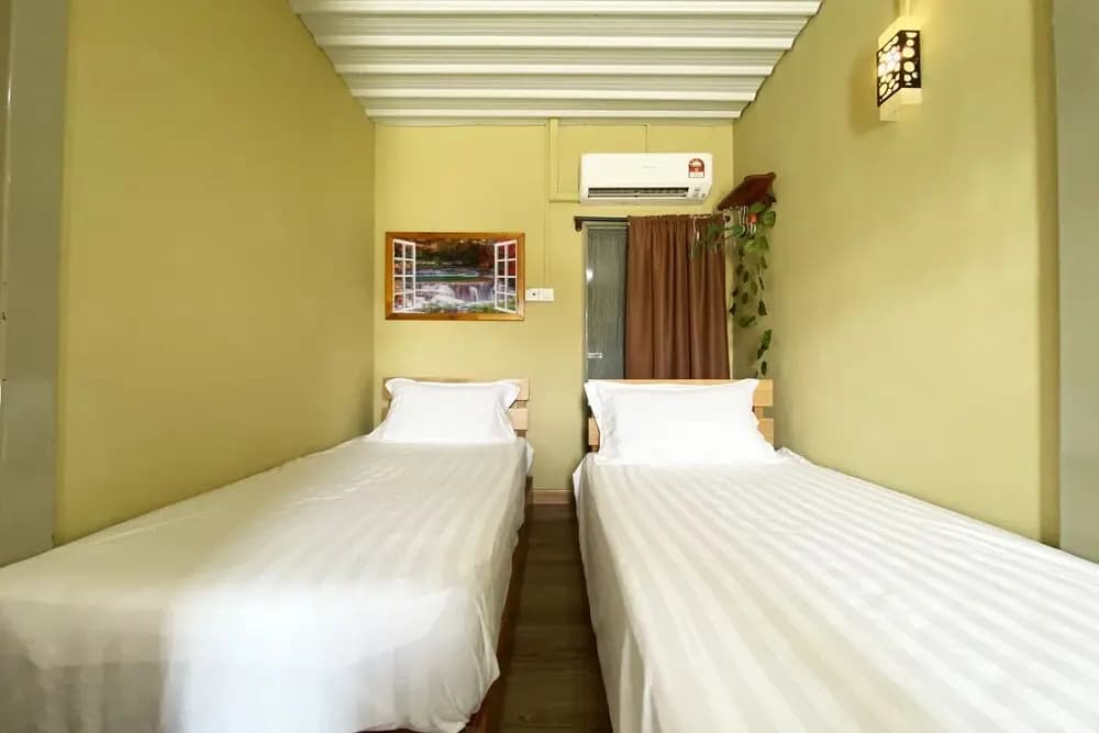OYO HOME 90312 Rainbow Guesthouse - photo 5