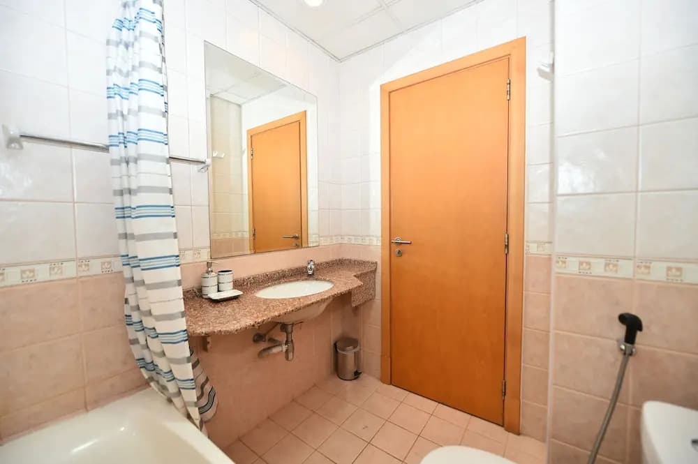 One Bedroom Apt. in JLT near Metro Station -AWD - photo 7