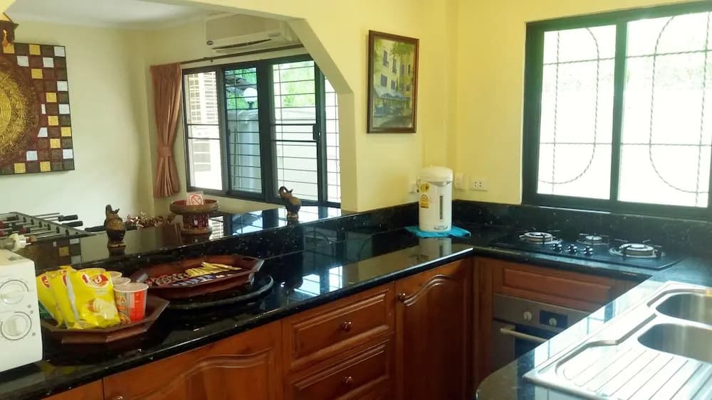Baan Laksee Pool Villa - photo 21