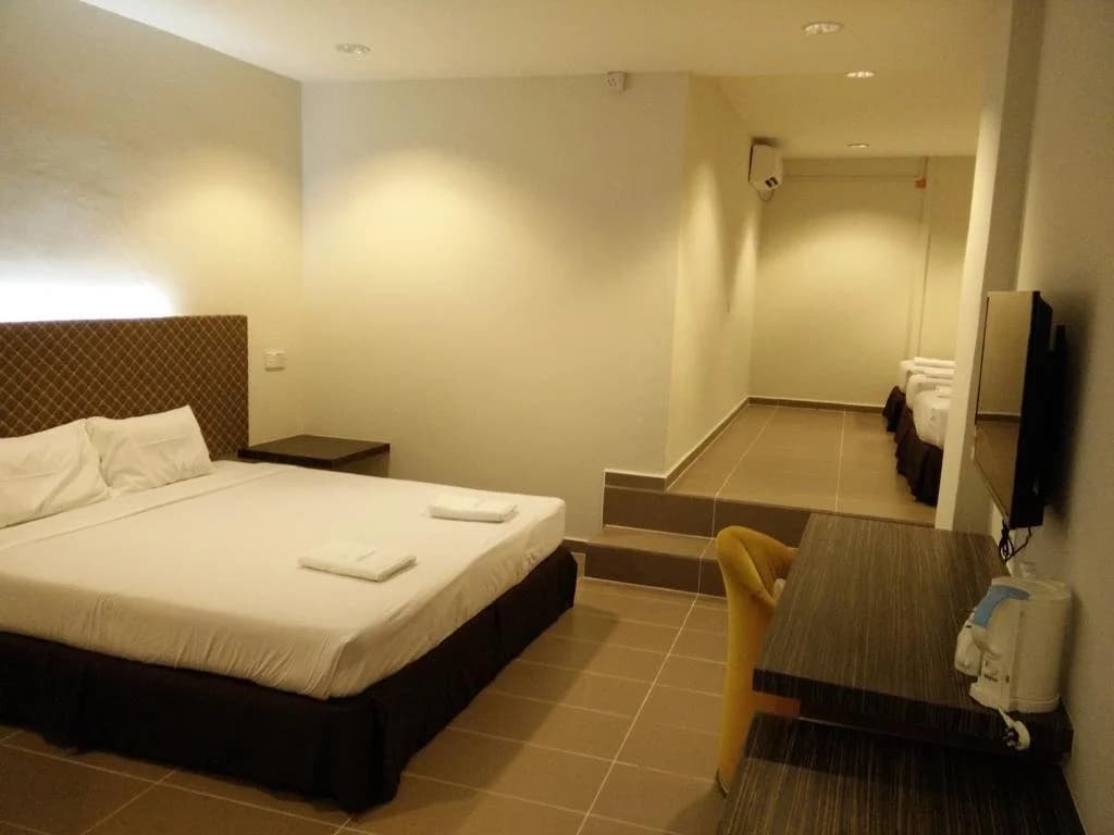 Station Gold Budget Hotel - photo 4