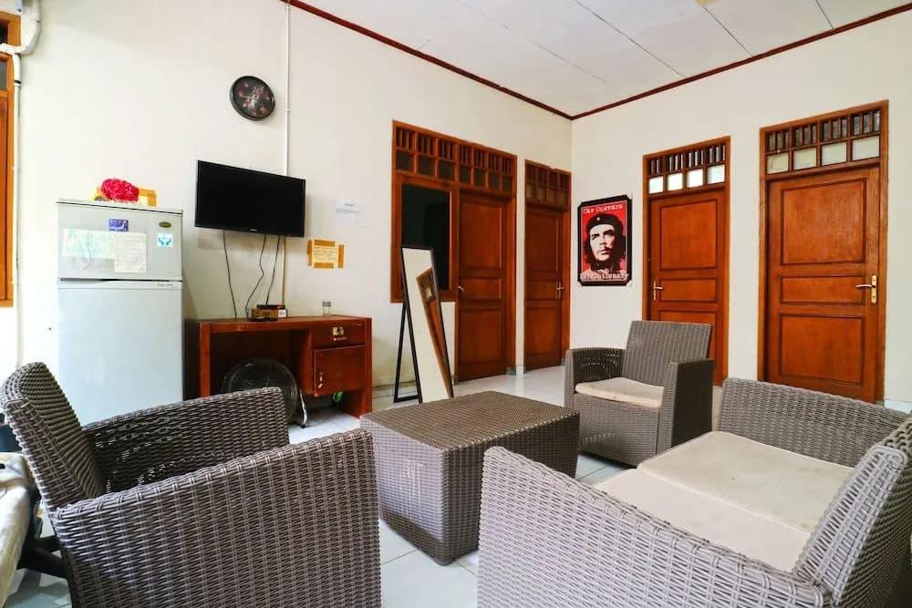 Premium Senen Guesthouse - Female Only - photo 15