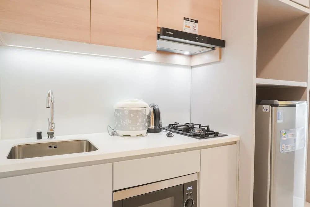 Elegant and Nice Studio at Capitol Suites Apartment - photo 12