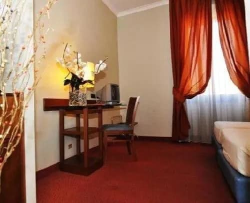 Hotel Executive - photo 6