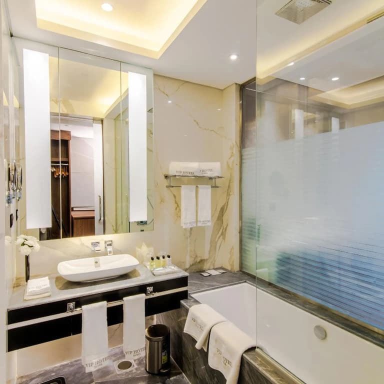 VIP Hotel - photo 32