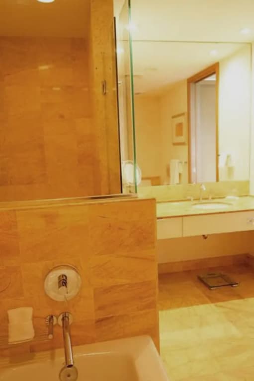 CONRAD 1bed Condo Brickell-Free Parking - photo 8