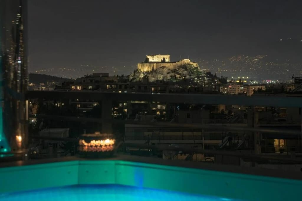Pristine penthouse with Parthenon view by the pool - photo 15