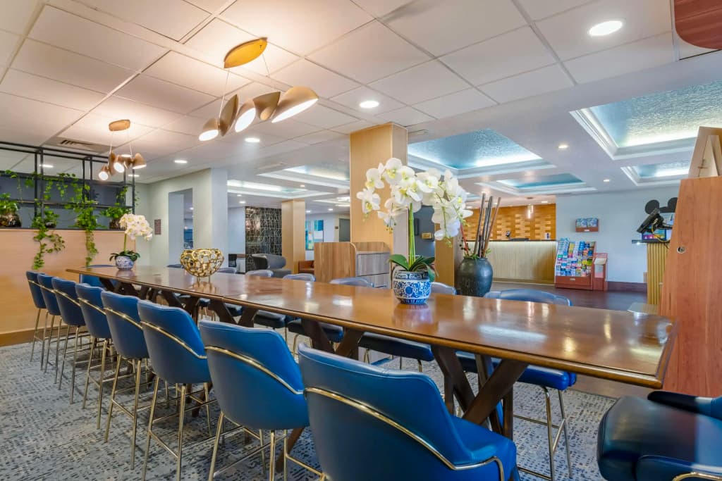 Best Western Plus Universal Inn - photo 30