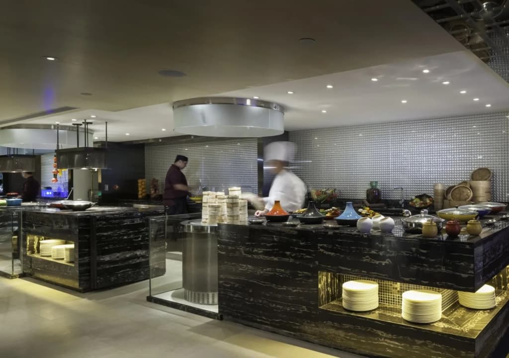 Gateway Hotel - photo 8