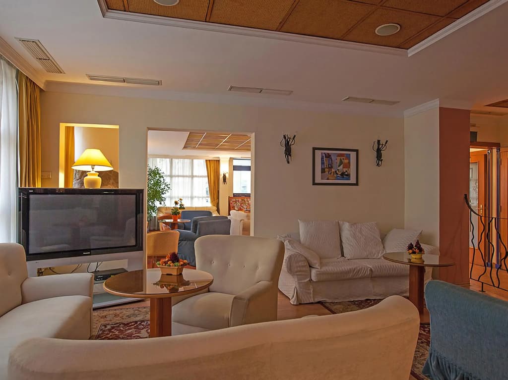 Hotel Mediterran - photo 5