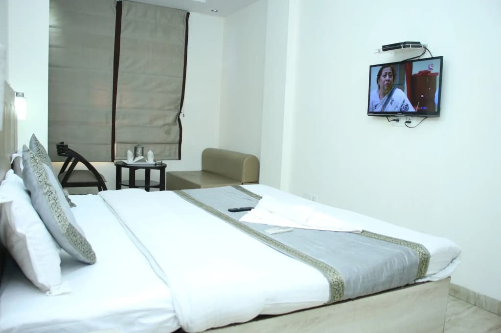 Hotel Grace at Karol Bagh - photo 4