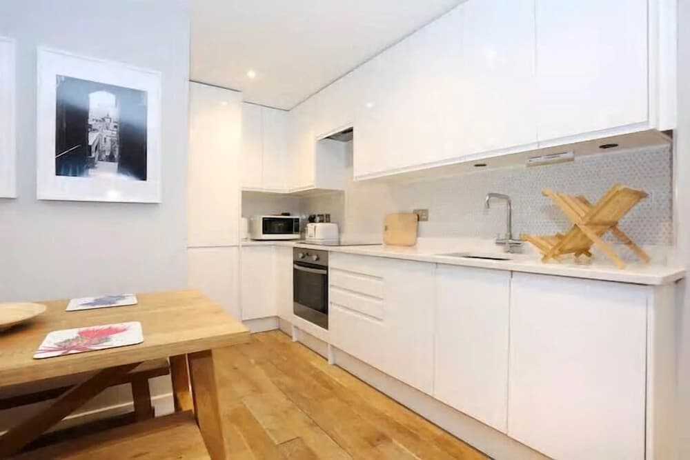 JOIVY Vibrant City Centre 2-bed Apt. - photo 13