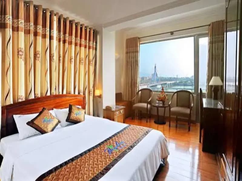 Bamboo Green Riverside Hotel - photo 4