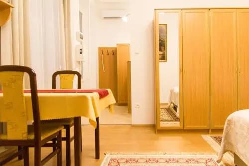 Authentic Klauzal Apartment - photo 4