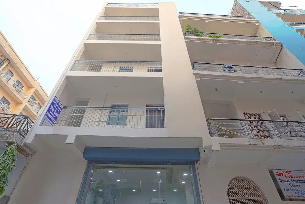 OYO 60786 Hotel Bluestar - main photo