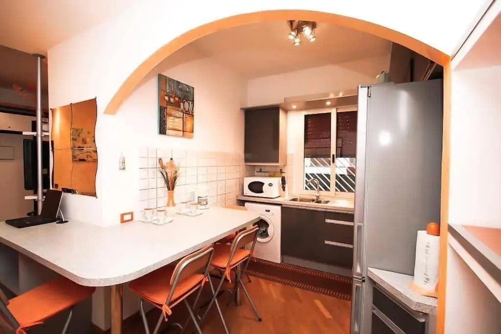 Petite Home in Rome - photo 10