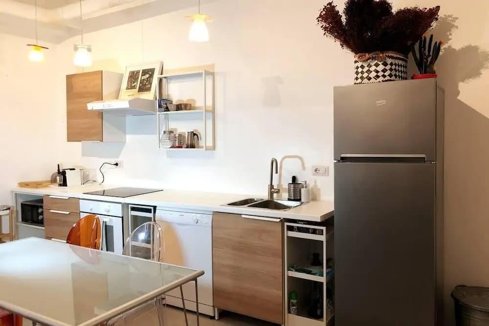 Inviting 2-bed Apartment in Milano - photo 18