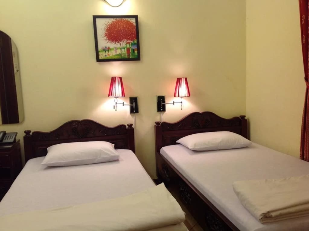 Phong Lan Hotel - photo 2