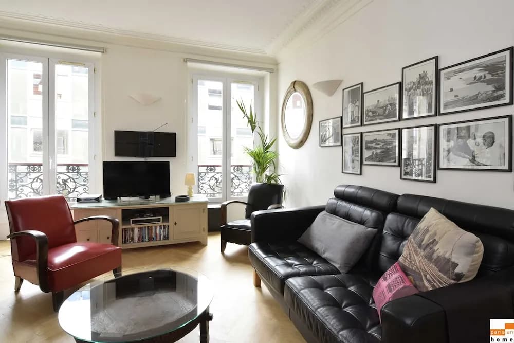 204340 - A two-room apartment with traditional chic style in the Marais - photo 1