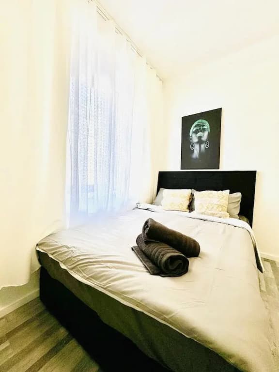 Affordable 4BR Apt Walk to FAC Platz - photo 4
