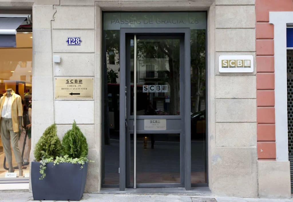 Suites Center Barcelona - photo 1