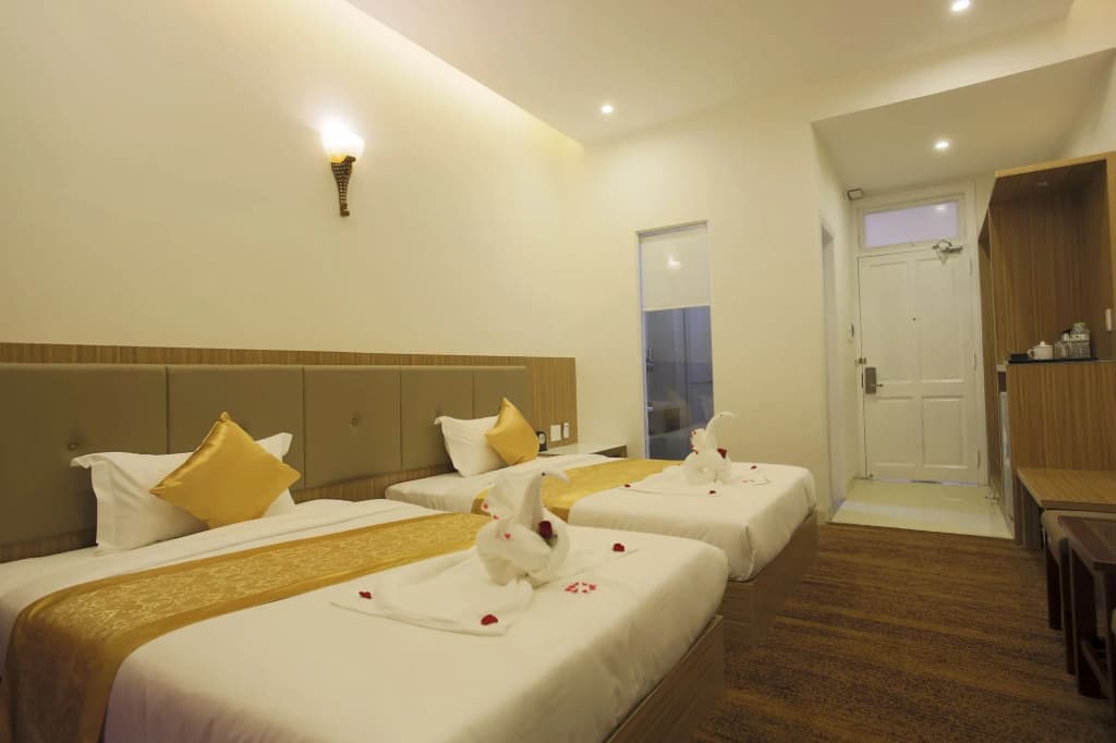 Red Palace Hotel - photo 6
