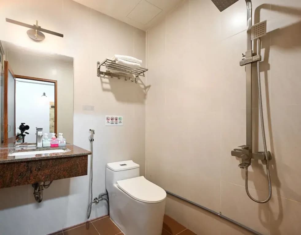 A&E GuestHouse - photo 9