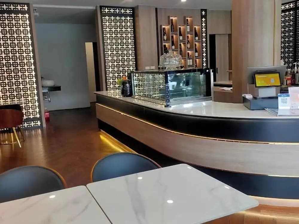 The Rich Cafe & Hostel - photo 12