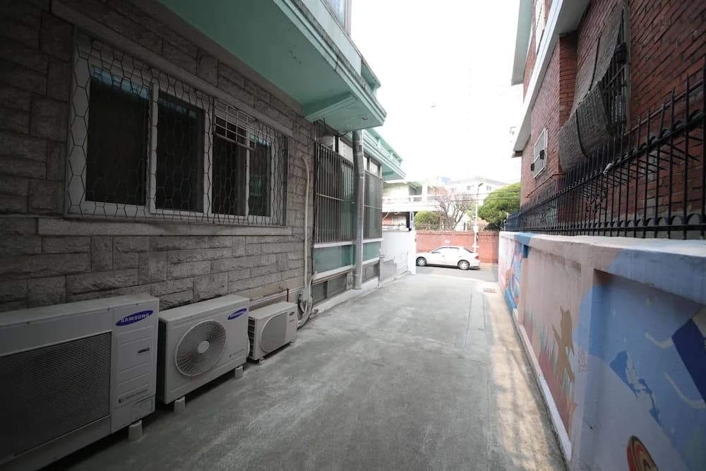 Stitches House - Hostel - photo 18