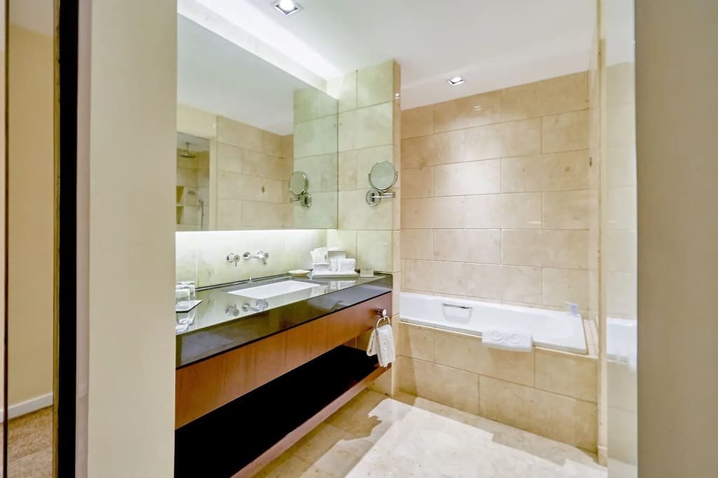 Hotel Gran Mahakam - photo 8