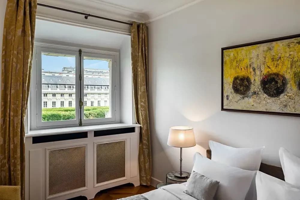 Palais Petit - Two Bedroom Apartment - photo 3