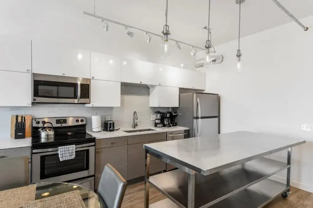 Sunset Boulevard Apartments - photo 10