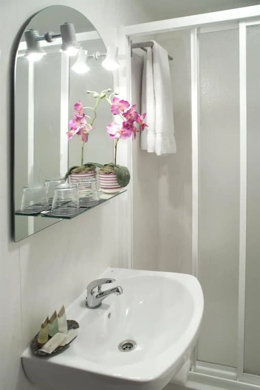 THC Hostal Bergantin - photo 7