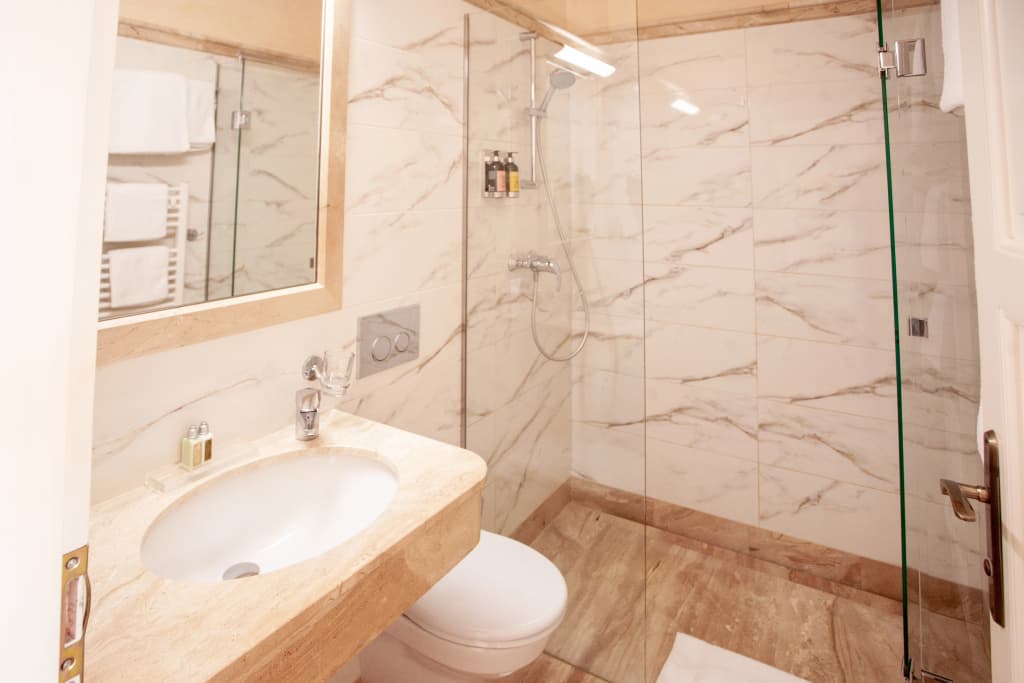 Little King Hotel U Malvaze - photo 8