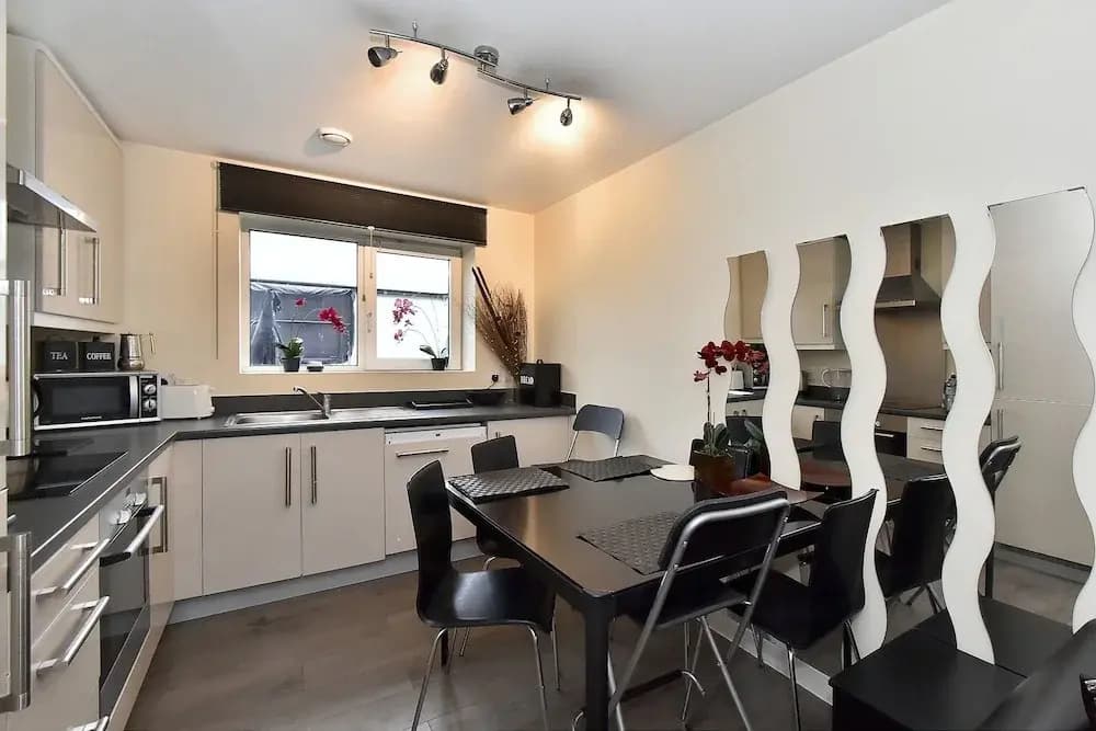 Belgravia Apartments- Wilton Road - main photo